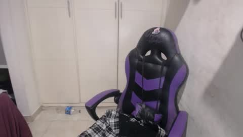 Luna online show from 01-31-25, 01:54