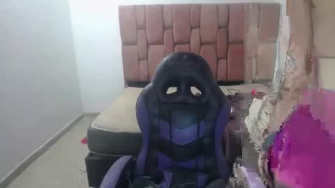 Luna online show from 02-11-25, 04:22