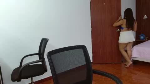 Snapshot of luna_rousse26 chatting on 05-16-26, 01:43 luna_rousse26 online show from 05-16-26, 01:43