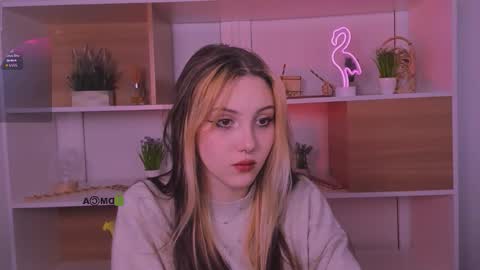 Snapshot of luna_tin chatting on 10-17-25, 08:39 Luna online show from 10-17-25, 08:39