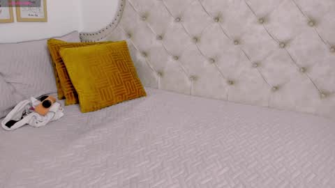 luna_valle online show from 02-05-25, 11:50