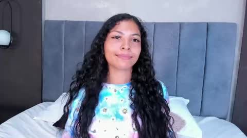 Snapshot of luna_varela_ chatting on 06-17-26, 01:45 luna_varela_ online show from 06-17-26, 01:45