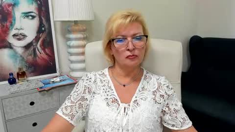 L u n a online show from 08-05-26, 07:11
