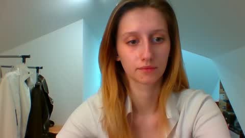 L U N A  online show from 02-14-25, 06:08