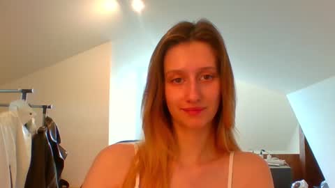 L U N A  online show from 02-28-25, 11:03