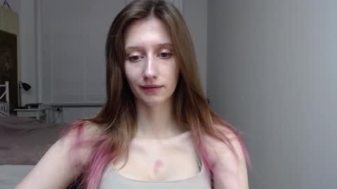 Snapshot of luna_xsensual chatting on 12-22-25, 06:32 L U N A online show from 12-22-25, 06:32