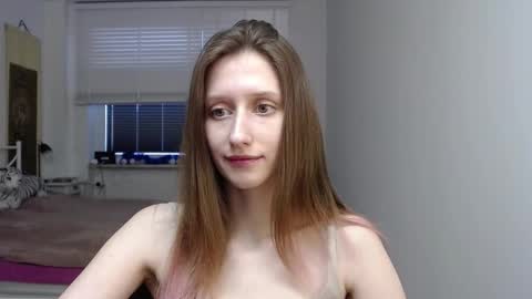 Snapshot of luna_xsensual chatting on 01-05-26, 05:27 L U N A online show from 01-05-26, 05:27