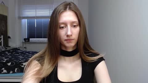 Snapshot of luna_xsensual chatting on 02-16-26, 06:31 L U N A online show from 02-16-26, 06:31