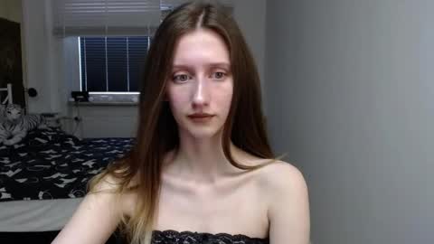 Snapshot of luna_xsensual chatting on 03-23-26, 06:28 L U N A online show from 03-23-26, 06:28