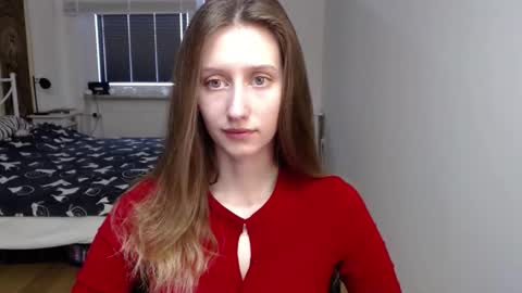 Snapshot of luna_xsensual chatting on 03-25-26, 06:41 L U N A online show from 03-25-26, 06:41