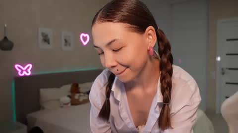 Snapshot of luna_yung chatting on 07-02-26, 05:52 Sweet Luna online show from 07-02-26, 05:52