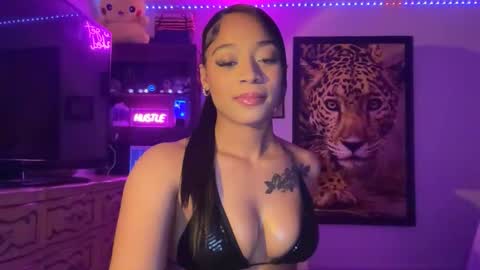 lunaa_11 online show from 05-07-26, 05:13