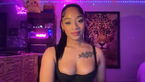 lunaa_11 online show from 05-14-26, 07:26