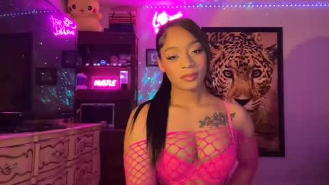 lunaa_11 online show from 05-29-26, 06:00