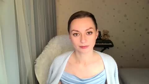 lunaa_bluee online show from 11-12-25, 09:25