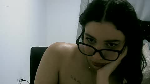 lunaa_sub online show from 01-18-25, 03:53