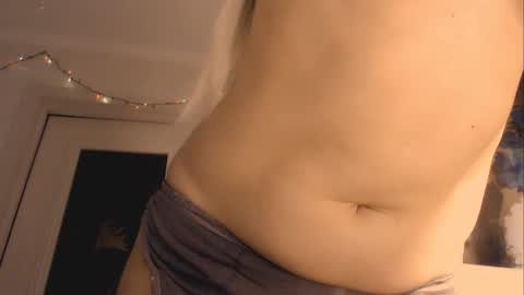 Snapshot of lunaafox chatting on 12-31-24, 04:25 lunaafox online show from 12-31-24, 04:25