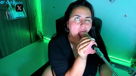 Snapshot of lunaahatzel chatting on 12-10-24, 07:37 Luna Hatzel online show from 12-10-24, 07:37