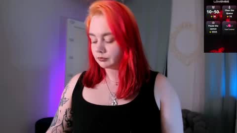 Snapshot of lunaali chatting on 05-11-26, 09:12 Li online show from 05-11-26, 09:12