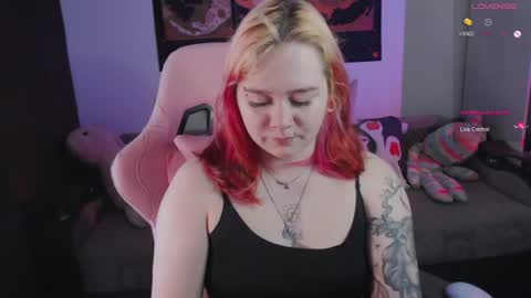 Snapshot of lunaali chatting on 06-15-26, 03:14 Li online show from 06-15-26, 03:14