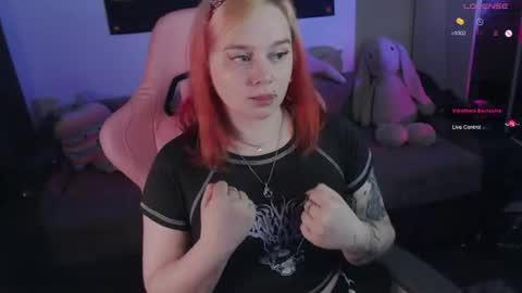 Snapshot of lunaali chatting on 06-17-26, 05:47 Li online show from 06-17-26, 05:47
