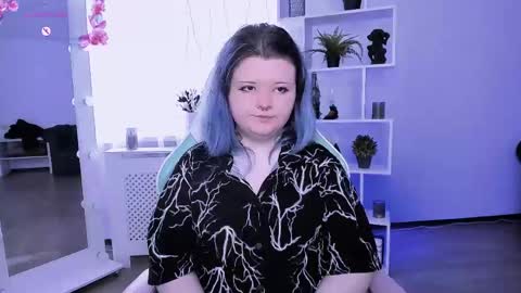 Luna online show from 04-25-26, 06:27