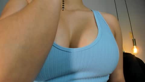 Snapshot of lunaaspen chatting on 11-01-25, 04:09 Luna Aspen online show from 11-01-25, 04:09