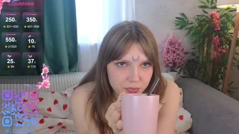 Snapshot of lunabate chatting on 09-30-25, 05:12 Luna online show from 09-30-25, 05:12