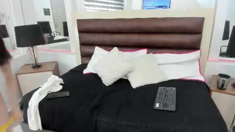 lunabelleth online show from 07-28-26, 08:52