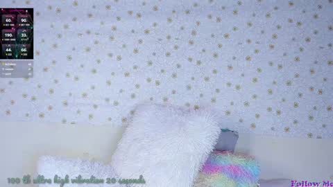 Snapshot of lunacandyy1323 chatting on 01-24-25, 12:52 Luna online show from 01-24-25, 12:52