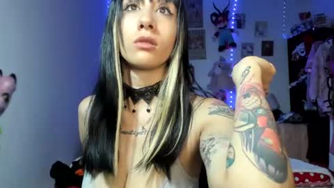 lunacristal_moon online show from 08-03-26, 12:32