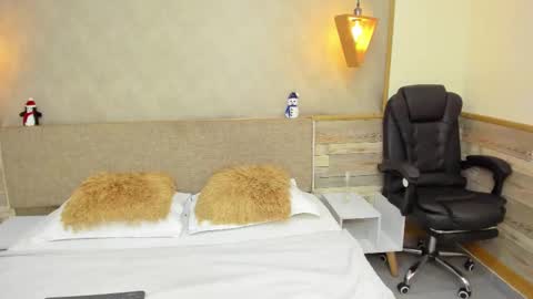 LUNA  online show from 12-05-25, 01:52