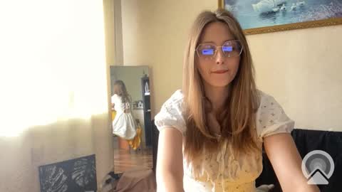 lunafeather online show from 09-13-25, 07:41