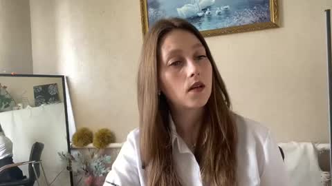 lunafeather online show from 04-25-26, 05:54