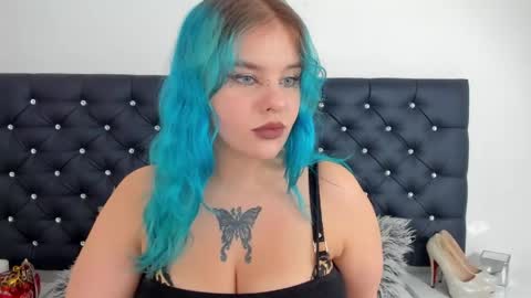 Luna online show from 04-25-26, 01:41