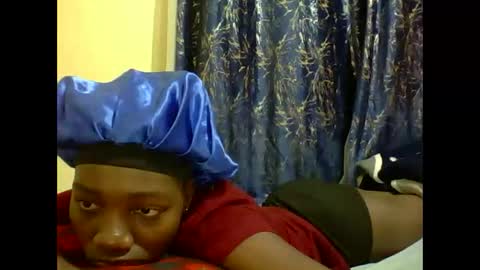 lunah_kitty online show from 05-19-26, 04:19