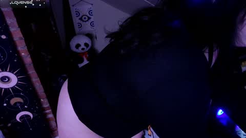 Luna online show from 01-22-25, 06:10