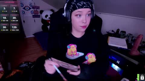 Luna online show from 10-24-25, 05:04