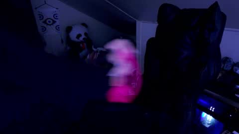 Snapshot of lunalaneee chatting on 01-17-26, 03:00 Luna online show from 01-17-26, 03:00