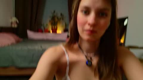 Snapshot of lunalike chatting on 11-08-25, 12:11 lunalike online show from 11-08-25, 12:11