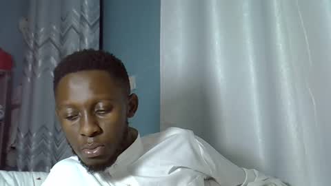 Snapshot of lunalove22_ chatting on 10-26-25, 01:44 lunalove22_ online show from 10-26-25, 01:44