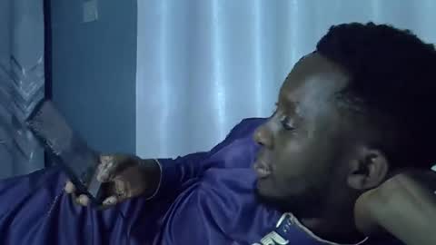 Snapshot of lunalove22_ chatting on 10-31-25, 04:41 lunalove22_ online show from 10-31-25, 04:41