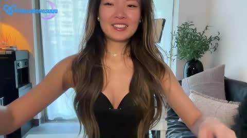 Snapshot of lunalovesuuuuu chatting on 04-20-26, 02:14 Luna online show from 04-20-26, 02:14