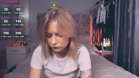 Luna online show from 10-16-25, 03:46