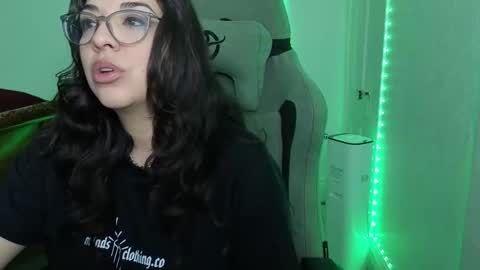 Snapshot of lunamaex0 chatting on 03-18-26, 12:58 Luna Mae online show from 03-18-26, 12:58