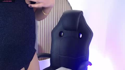 lunamillers_ online show from 05-23-26, 04:29