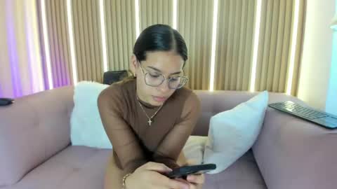 lunamillers_ online show from 06-03-26, 04:26
