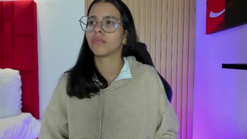 lunamillers_ online show from 06-30-26, 04:57