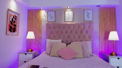 lunamillers_ online show from 07-11-26, 04:37