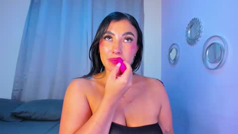 Luna  online show from 03-12-25, 04:51